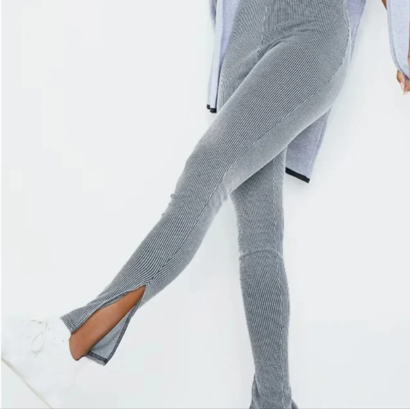 Pretty Little Thing Ribbed Contrast high waist pant split hem - Picture 2 of 2
